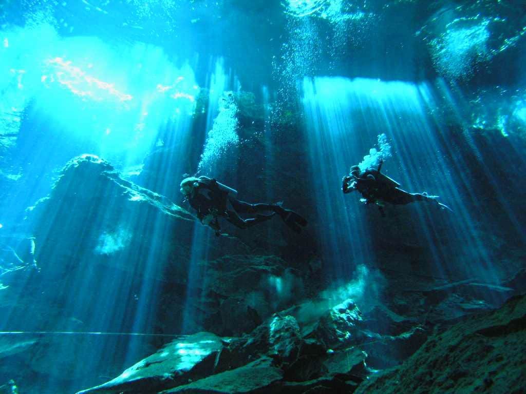 why does mexico have cenotes